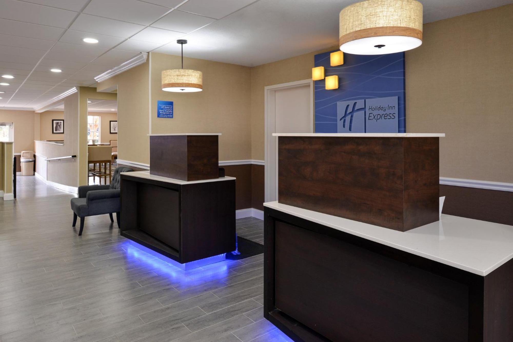 Holiday Inn Express Hotel & Suites Bonita Springs/Naples By Ihg Екстериор снимка